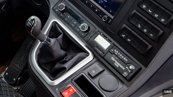 气助力换挡结构