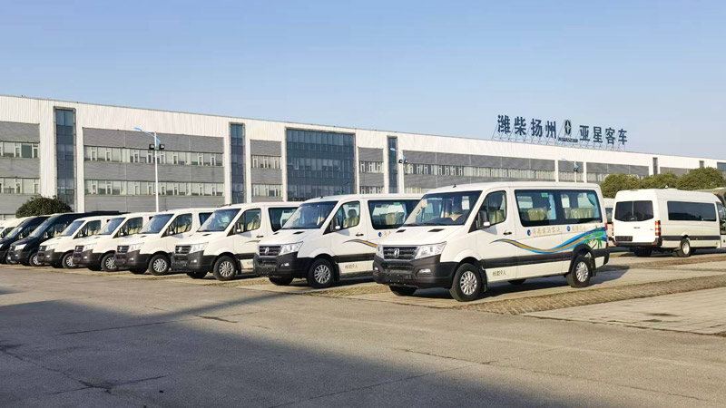 海南旅游客运9座欧睿