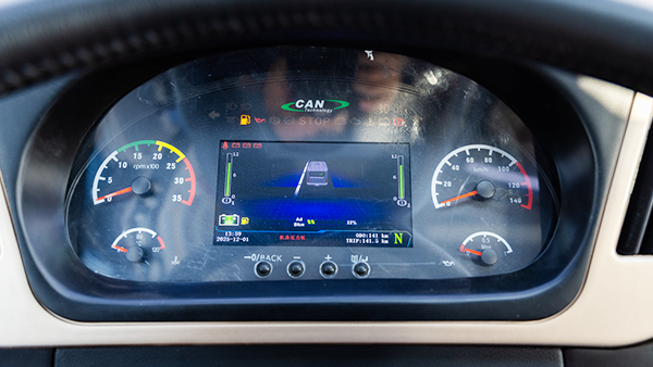 组合液晶仪表，科技感十足